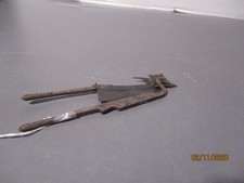 VINTAGE BIRD SHAPED METAL BETAL NUT CRACKER