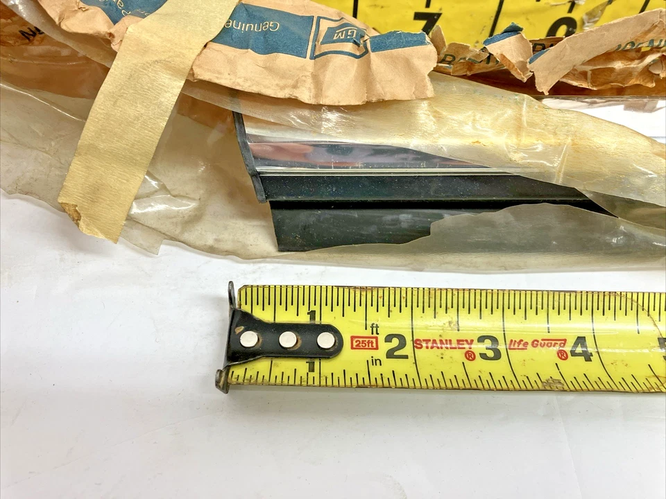 New OEM GM LH Top Beltline Trim 20674297 1981-1988 Chevy Caprice/Impala (Bin81) - Image 2 of 4