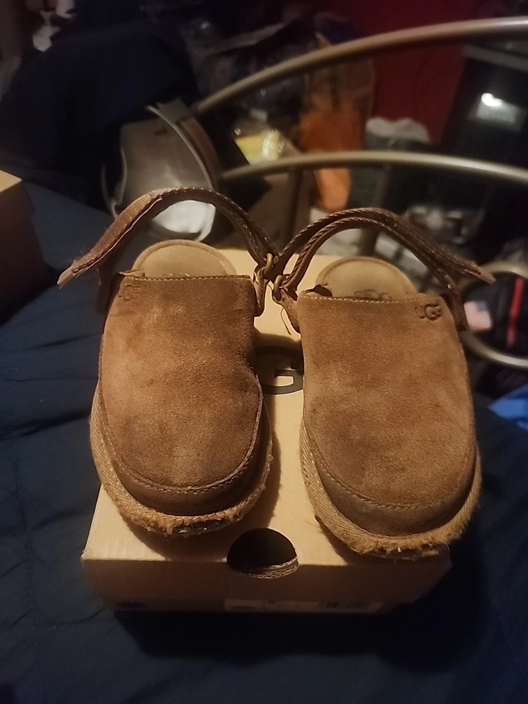 Zoccoli UGG bambino Goldens scarpe scamosciate castagno bambini taglia 9