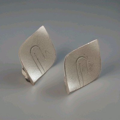 Vintage GIVENCHY Clip-Ohrringe von 1980   Paris New York   Designer Sammlerstück
