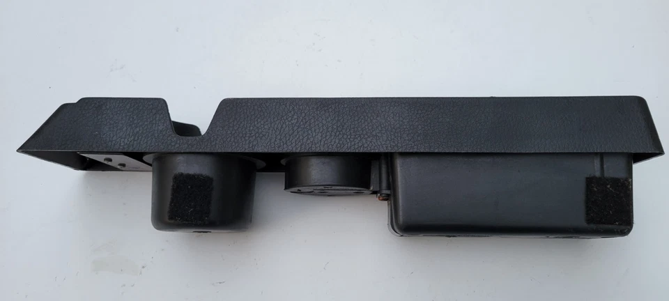 BMW E36 318ti Consola central Portavasos Tablero de monedas Borde OEM 82111469074 Foto 2 de 4