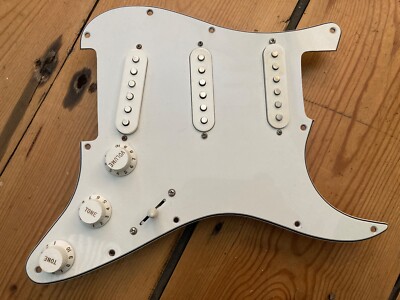 Markenlose Stratocaster E-Gitarre geladene Kratzplatte China (Ref B)