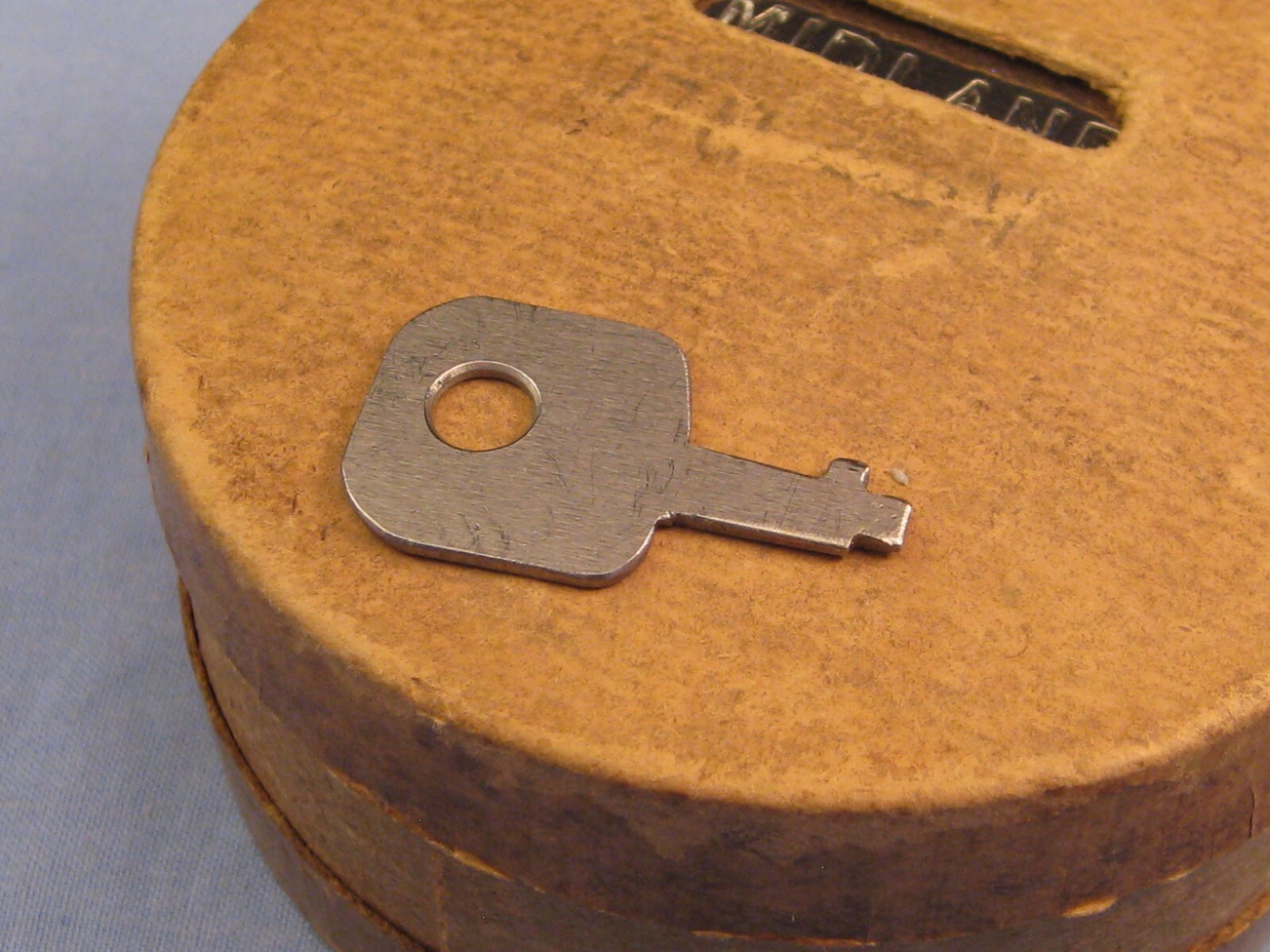 VINTAGE MIDLAND BANK MONEY BOX CASH SAFE 1920s PATENT REG DESIGN PIGGY