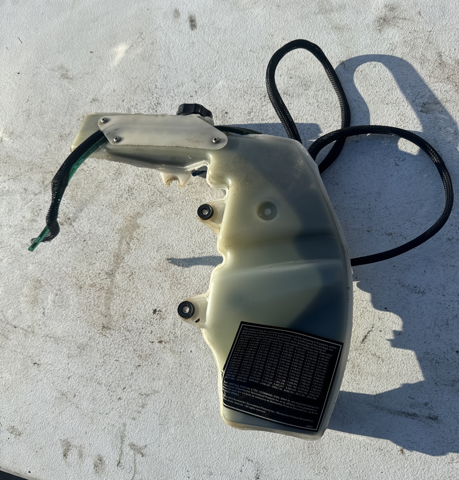 0800 Evinrude ETEC 40HP Oil Tank & Pump Assembly 5007250 eBay