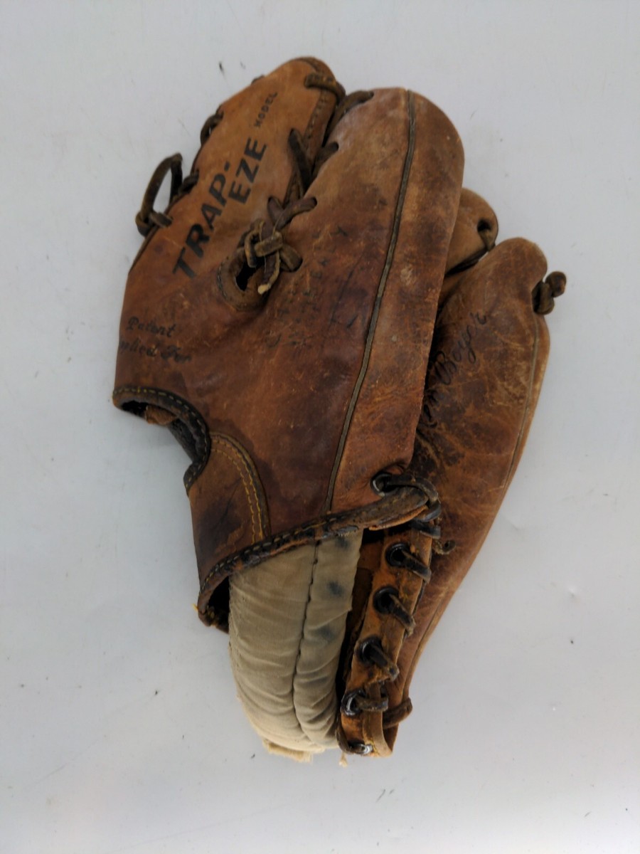 エルメスCarré 70 “Balles de Baseball エルメスCarré 70 “Balles de Baseball Vintage Box Balle de