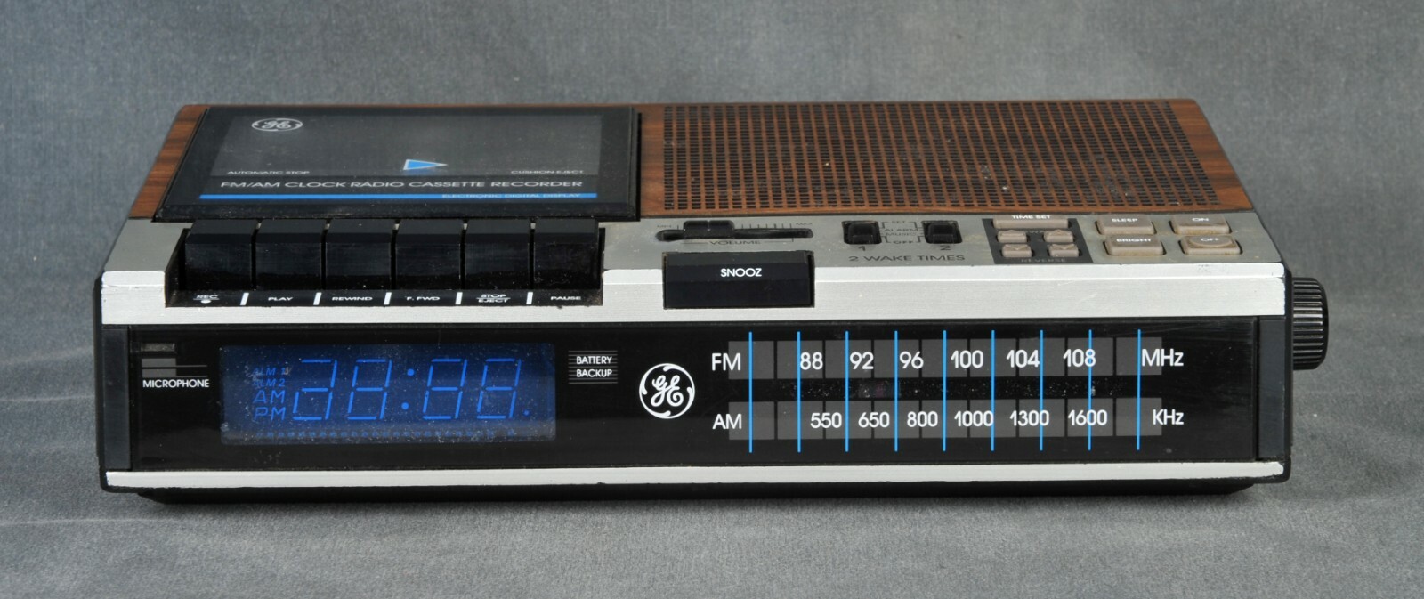 Vintage GE FM AM Clock Radio Cassette Recorder 74956B Wood Grain READ