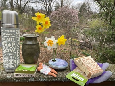 Mothers Day Gardening gift basket items