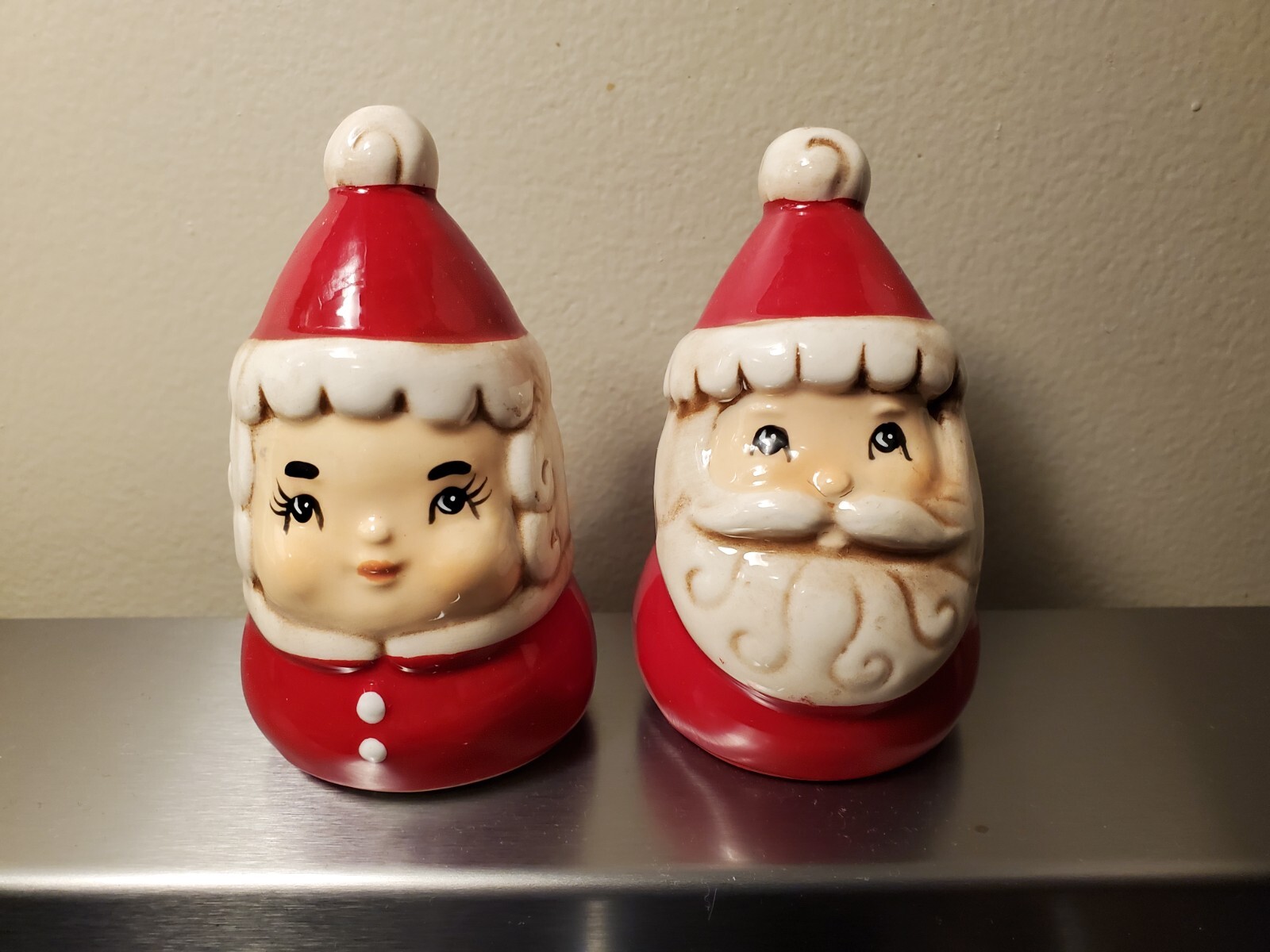 Transpac - Johanna Parker - MR & MRS Santa Claus SALT and PEPPER Shaker Set new