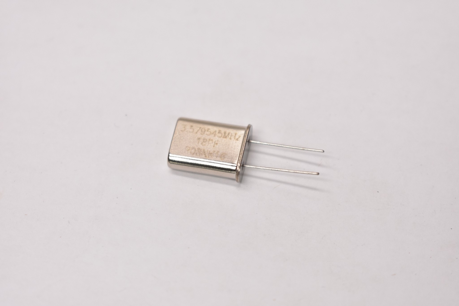 Raltron A-3.579545-18 Crystal Through Hole 3.579545 MHz Lot of 163