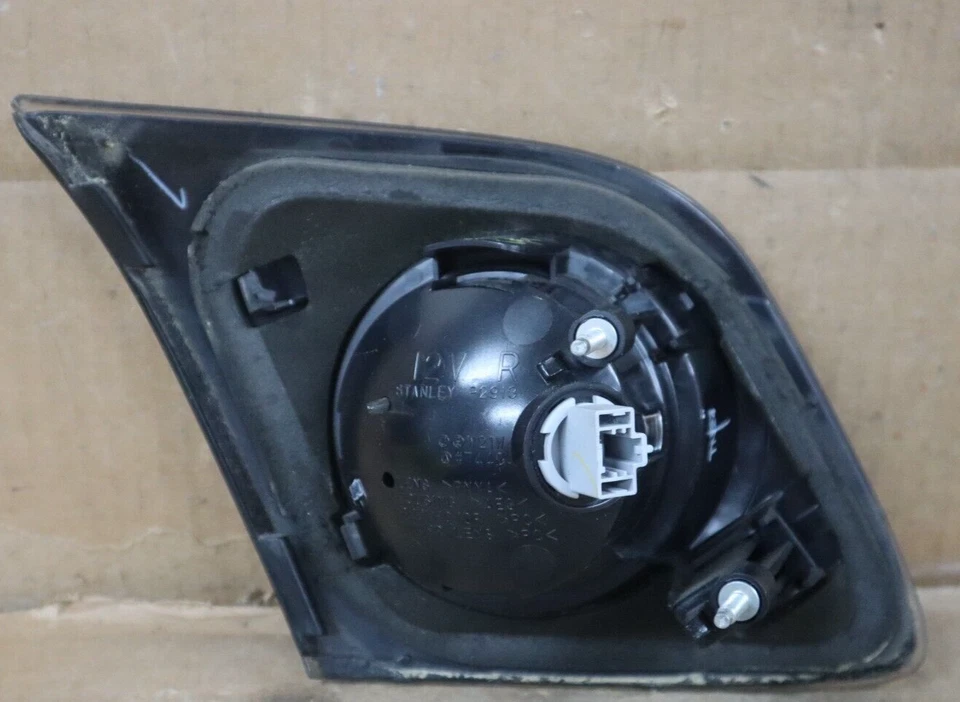 Farol de passageiro direito 2003 2004 2005 2006 Mazda 3 fabricante de equipamento original P3869R - Imagem 2 de 4