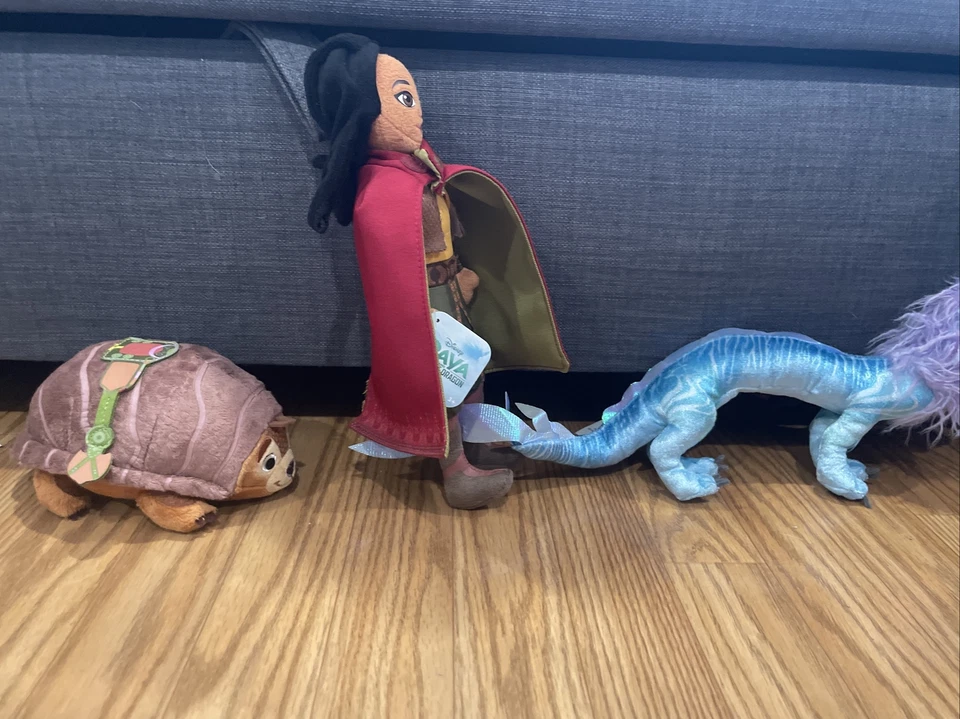 迪士尼 Raya And The Last Dragon Raya、Tuk Tuk & Susi 长毛绒全新无标签 — 第 4/4 张图片