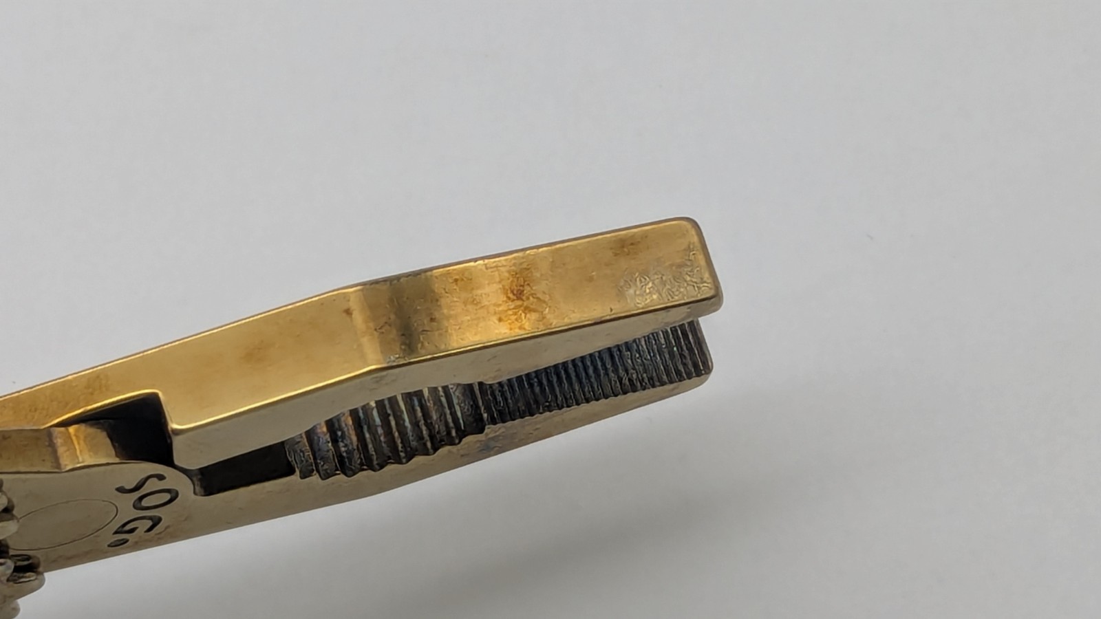  SOG T52 Power Plier Mulitool Gold Tone PRE OWNED READ TiNi COAT USA HARD 2 FIND