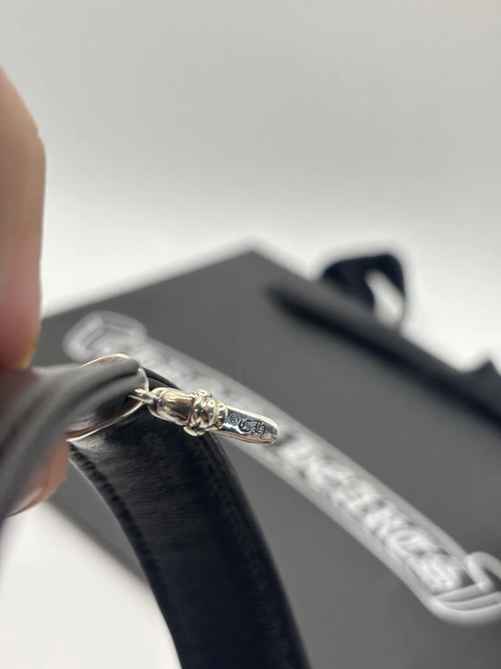 Auténtico collar gargantilla de cuero Phat bebé corazones cromados muy raro Foto 3 de 4