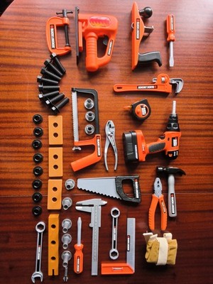 VINTAGE BLACK & DECKER KINDER 45-TEILIGES WERKZEUGSET INKL. BOHRMASCHINE - NEU UNBENUTZT