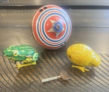 Vintage Tin Toys Kohler W. Germany wind up Frog HAJI Chick Top