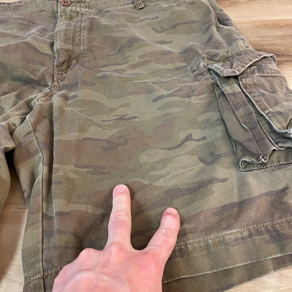 Pantalones Cortos Carga IZOD Para Hombres 42 Verde Bosque Camuflaje Algodón Bolsillos 10" Foto 4 de 4