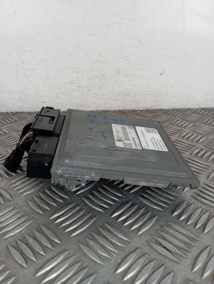 SKODA RAPID NH3,NK3,NK6 12-15 ECU 03F 906 070 HA - Immagine 3 di 4