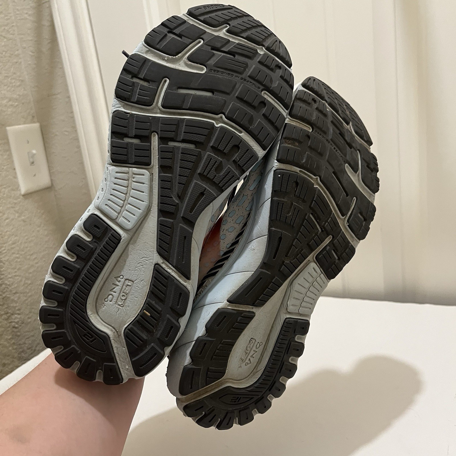 Brooks Adrenaline GTS 21 Women's Running Shoes Size 11 B (Medium) White Blue thumbnail 12