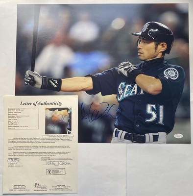 ICHIRO SUZUKI Autographed Signed 16x20 Photo Picture Seattle