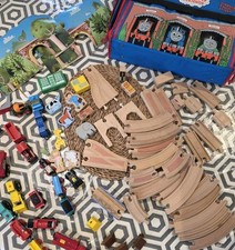 Brio TRAIN SET Thomas + Bob The Builder With 2001 Carry Case 25 Plus Vehicles 