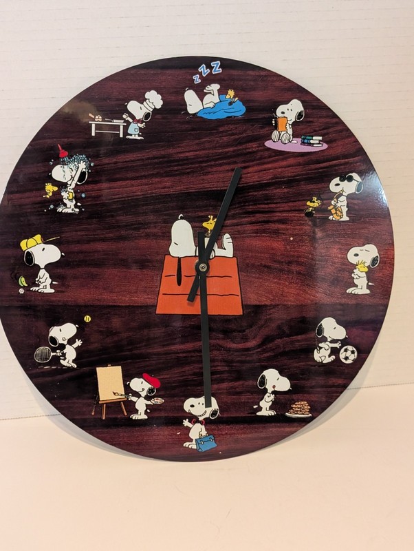 Snoopy Peanuts Metal Clock