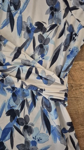 Ladies DKNY Blue/white Top Size UK L 14-16 Evening, Casual Wear - Picture 2 of 4