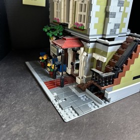 LEGO Creator Expert  10243 Parisian Restaurant  #L-1