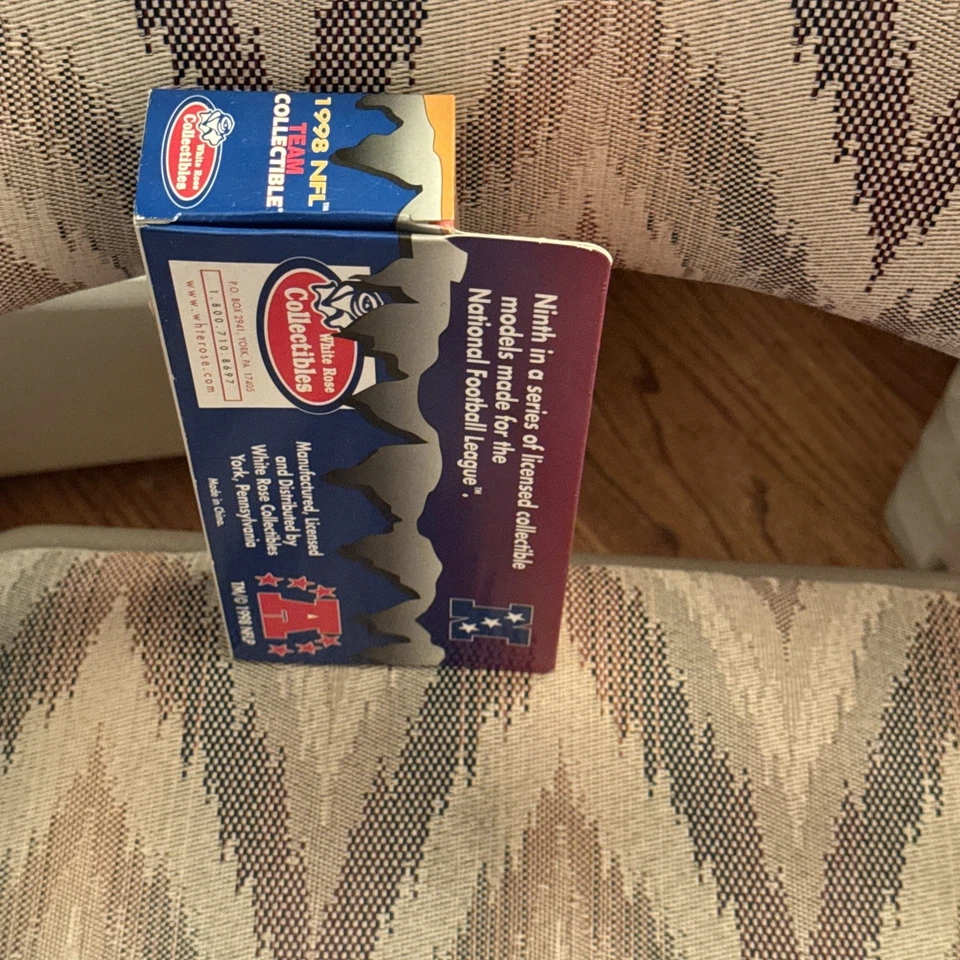 Chicago Bears White Rose Collectibles 1998 NFL Tractor Trailer Toy Vehicle 1:80 - Image 4 of 4