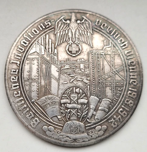 WW2 British invasion attempt Dieppe 19.08.1942 German Military Table medal