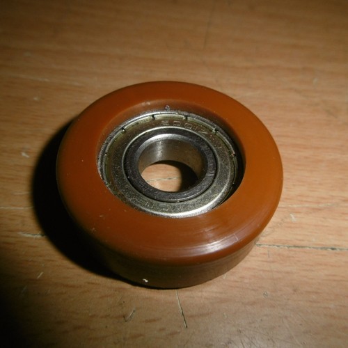 Kunststoff  Rad 40 x 14 x 12 mm - Andrück Rolle mit Kugellager