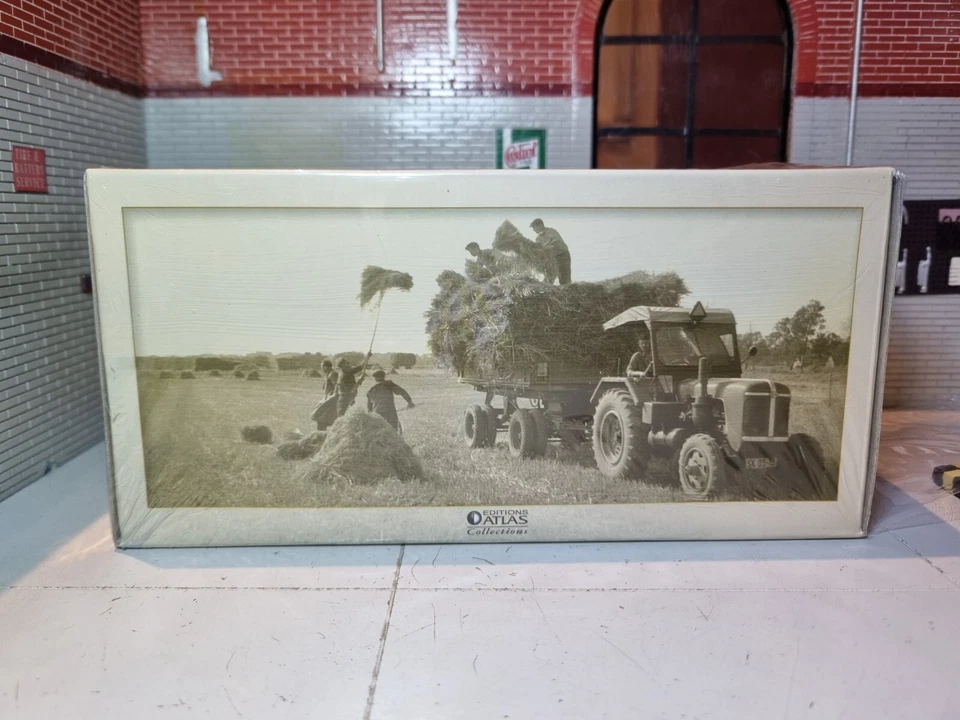 1:32 International Harvester McCormick IHC 624 Tractor 1970 Red Diecast Scale - Image 2 of 4