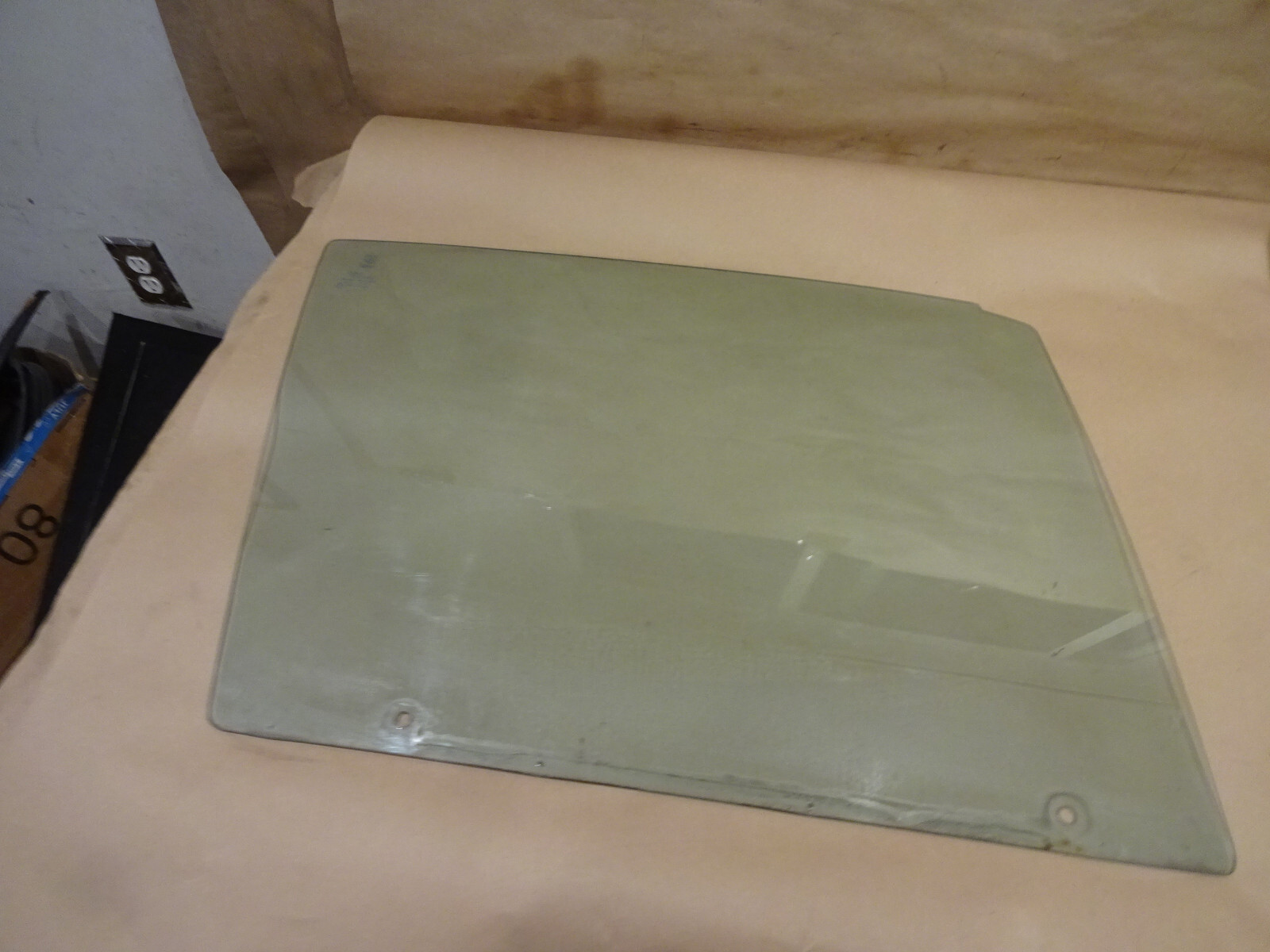 Ferrari Mondial 3.2 ,Mondial t - RH Door Glass /  Window P/N 61757900