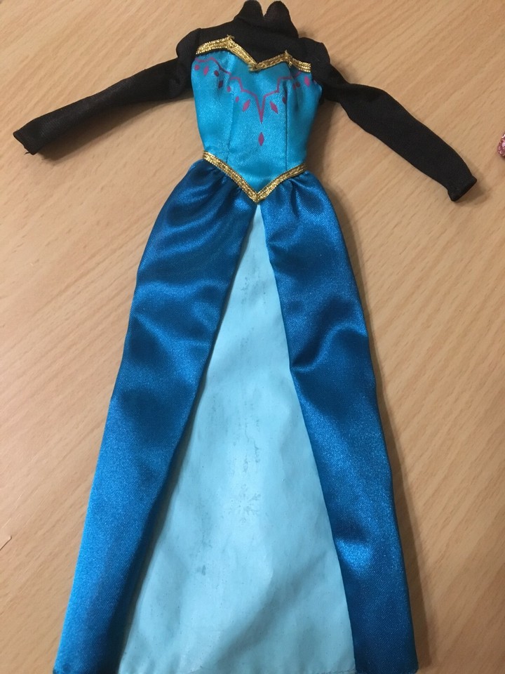 Disney Frozen Queen Elsa Barbie Doll Water Magic Color Change Dress ...