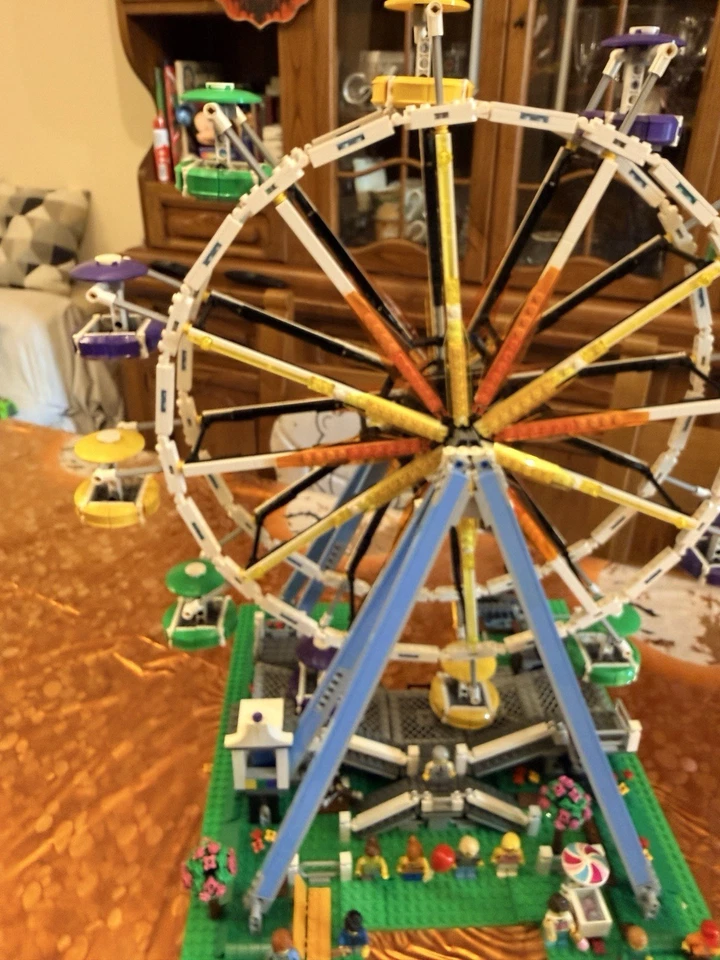 LEGO Creator 10247 Ferris Wheel, foto 3 di 5