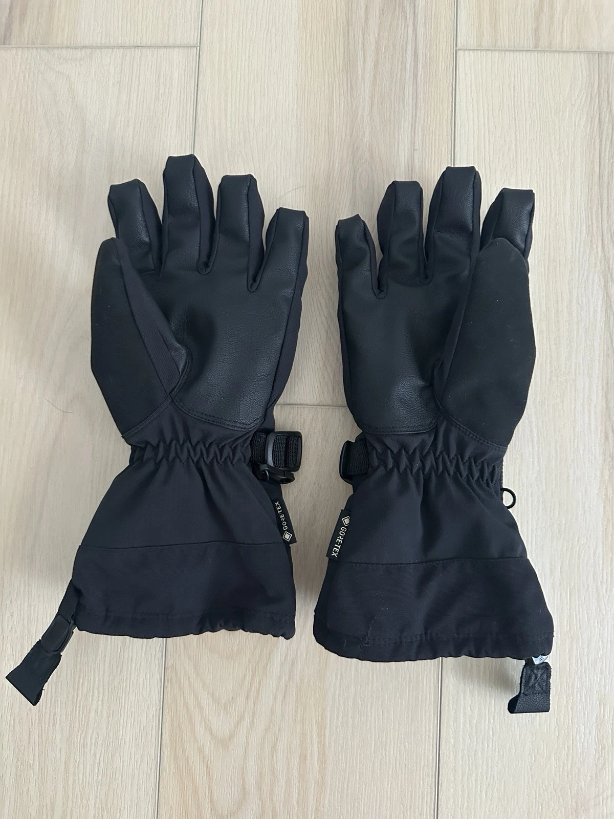 REI Co-Op Gore-Tex Snow Gloves Black Size Medium (org $84.95)
Opens in a new window or tab