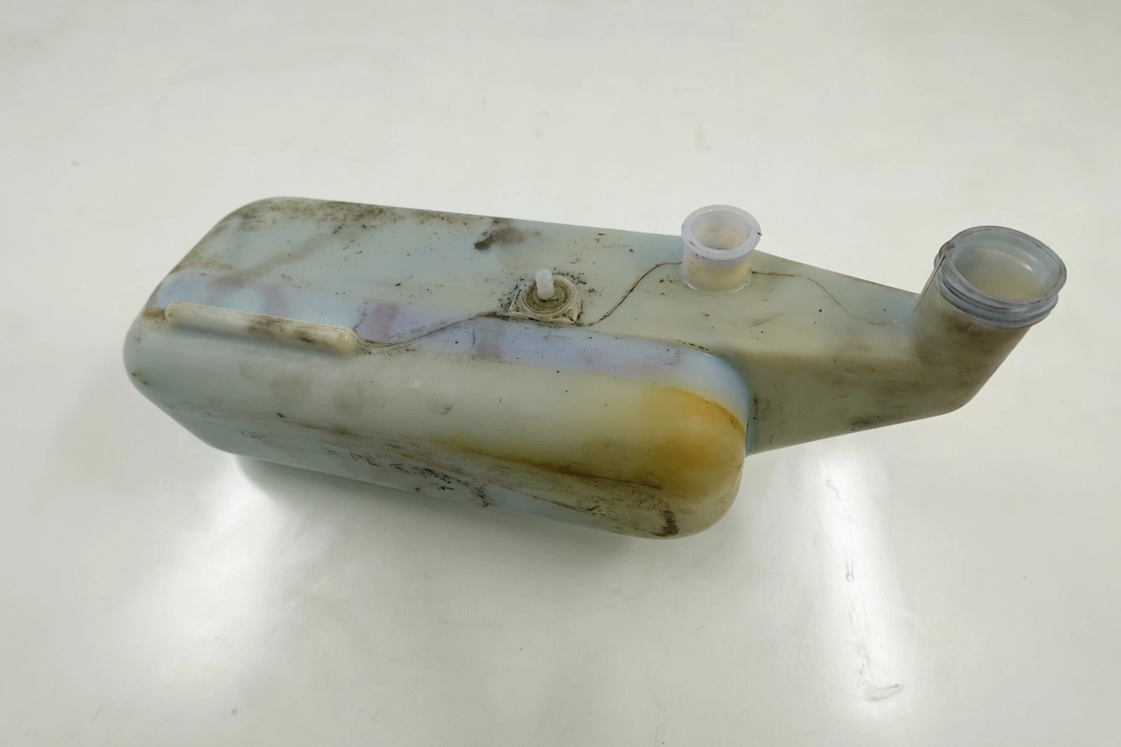 1997-2000 Yamaha GP 760 / 800 / 1200 OEM Oil Tank Reservoir GP7-U775B-00-00