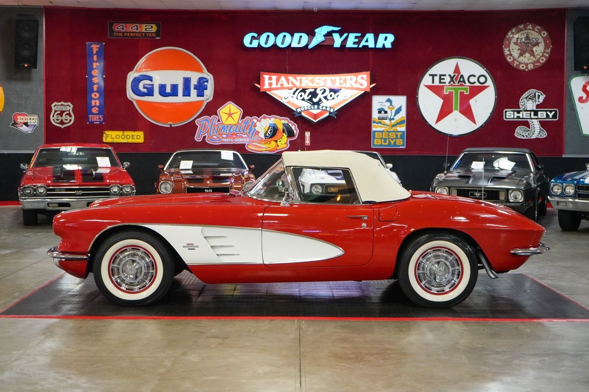 1970 Yellow Chevrolet Corvette   | C3 Corvette Photo 3