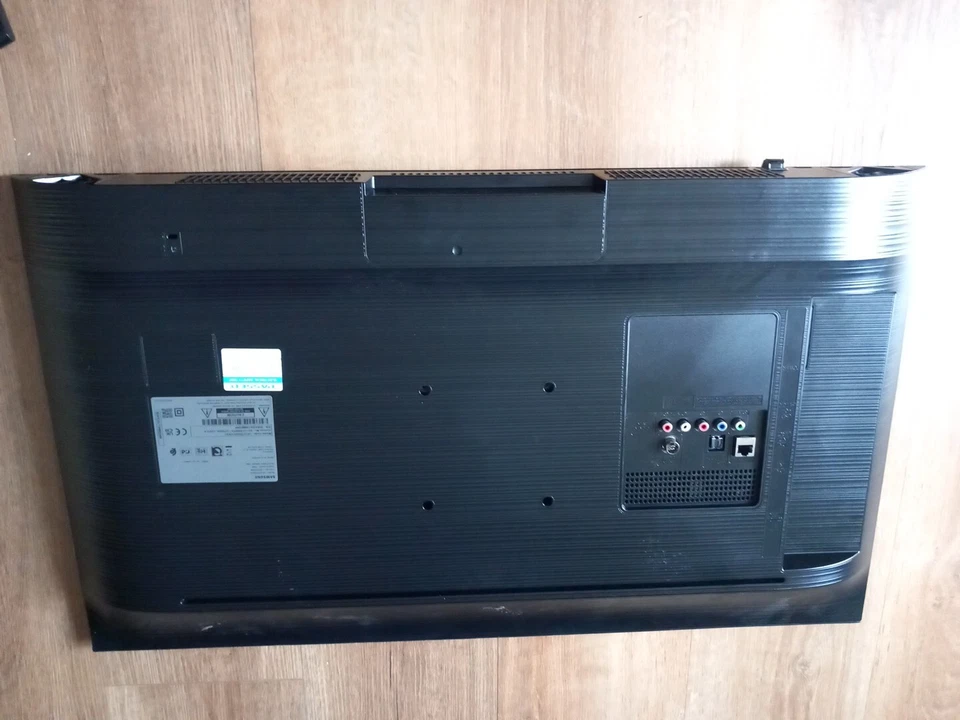 Samsung UE32T5300CK 32" 1080p LED Smart TV - Image 3 of 4