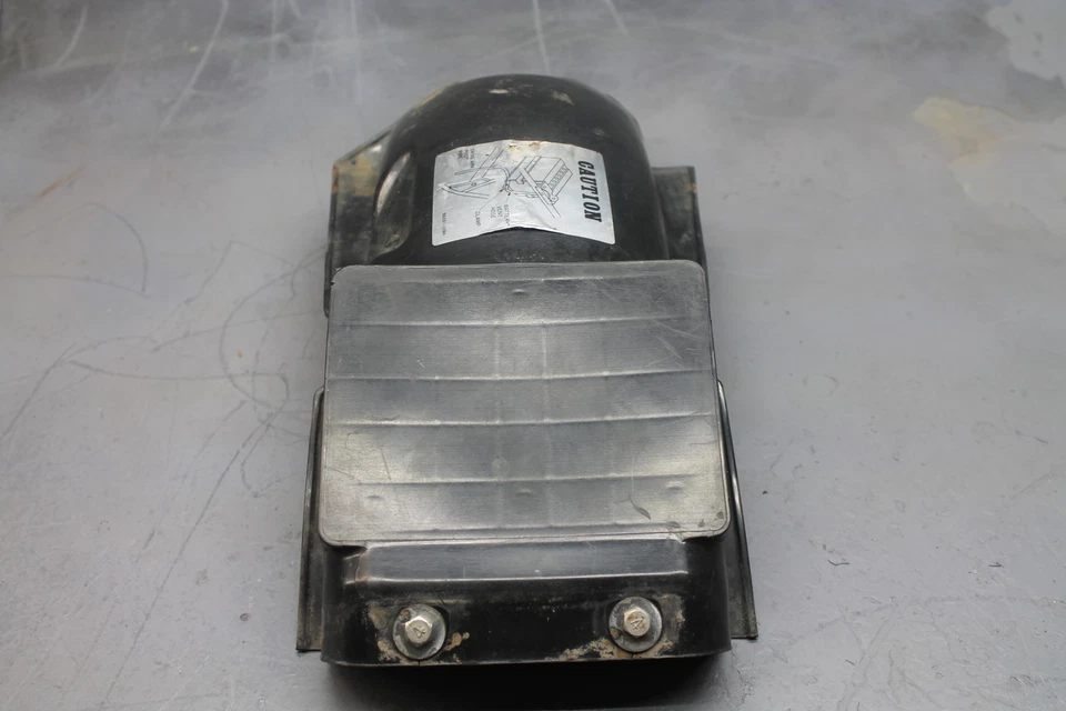 1981 KAWASAKI 750 LTD REAR BACK WHEEL FENDER MUD GUARD W BOLTS AND OEM STICKER - Image 3 of 4