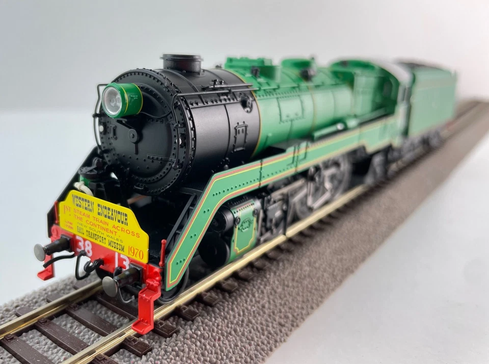 ARM 87006 C38 Class 4-6-2 Pacific Express Steam Loco 3813 Western Endeavour 1:87 - Image 3 of 4