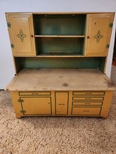 Vintage Wolverine Child's Tin Toy Green/Cream Kitchen Hutch 
