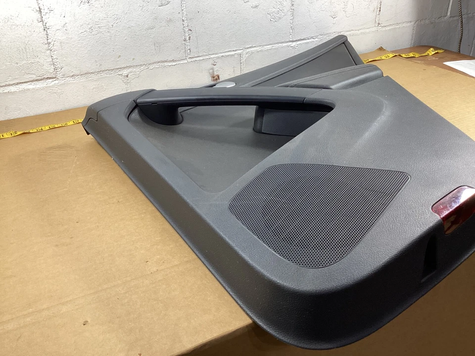 2011-2013 VOLKSWAGEN Tiguan T5 Rear Right Passenger Door Card Panel 867012B OEM. - Image 3 of 4