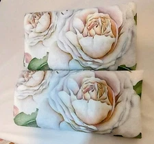 Rose's and Berries Pillow Covers Cotton? 17" by17" Square Zip Close