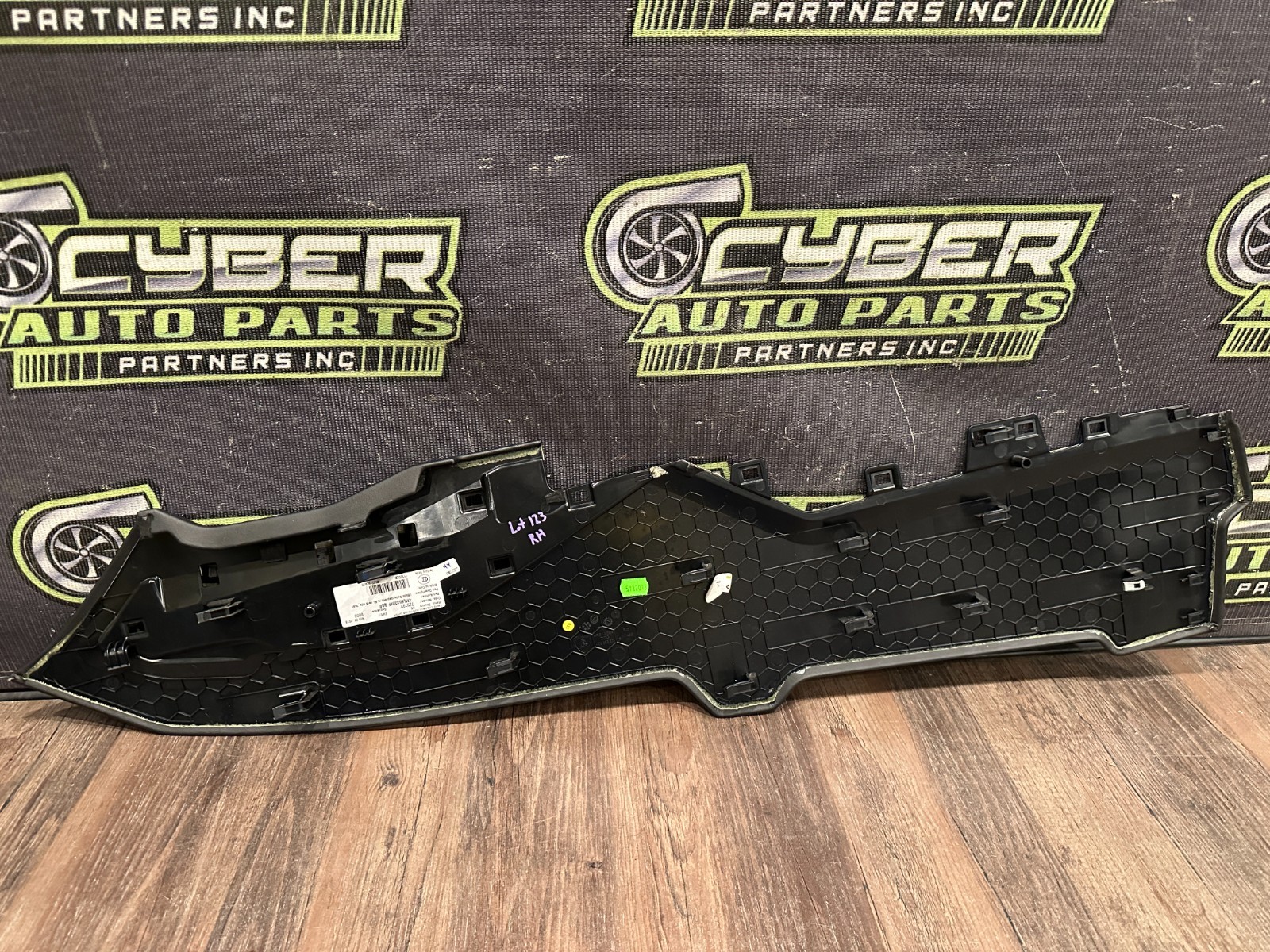 2018-2024 LAMBORGHINI URUS LOWER RIGHT CENTER CONSOLE TRIM OEM 4ML863304 *WEAR 5