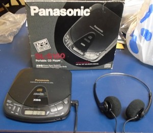 Panasonic SL-S150 Portable CD Player Discman Working With Box & Headphones