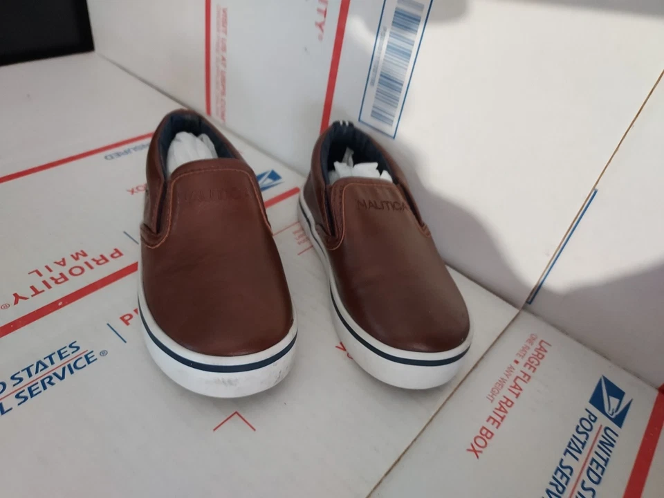 Nautica toddlers Slip-On Casual Shoe Sneaker NEW Akeley toddler size 13 (#00R) - Imagem 2 de 4