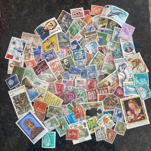 A15 World Mix x 100 stamps Good variety of countries and era's Used