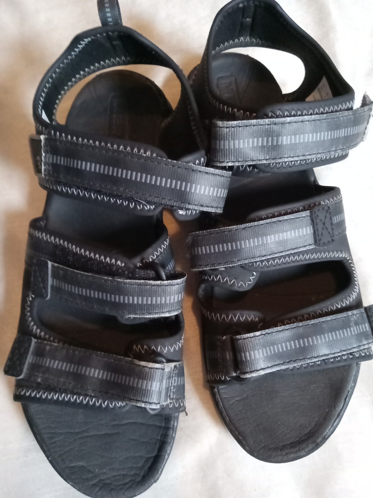 Merrell boy water sandals size 5