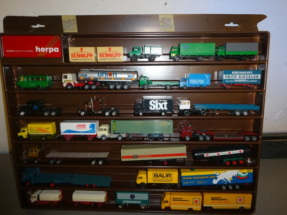 Herpa, Wiking E Altro: Confezione Di Modelli Di Camion E Parti Di Ricambio (14) - Immagine 2 di 4