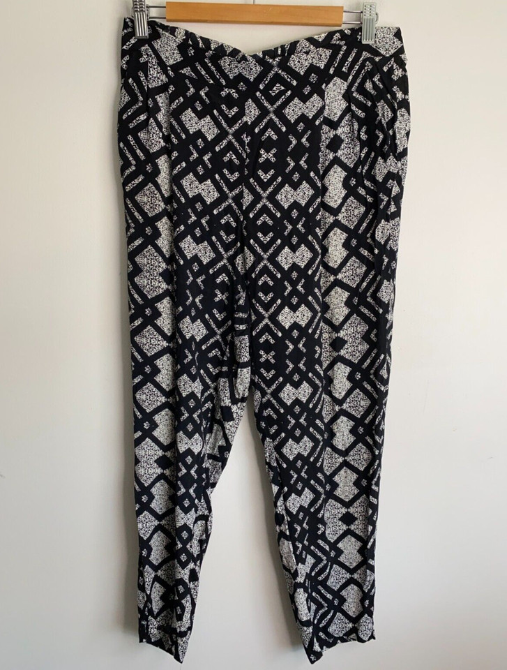 Seed Heritage Pants Womens Size 10 Black White PullOn Cropped Straight Comfy